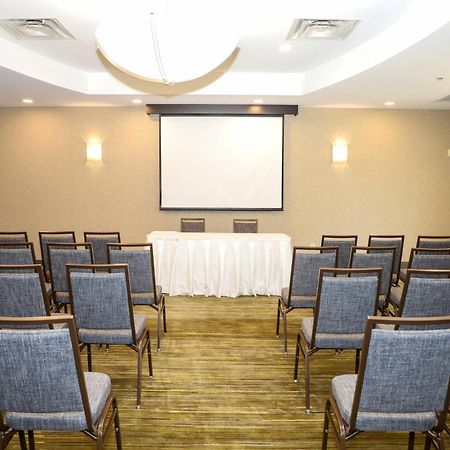 Courtyard By Marriott Toronto Brampton Hotel Екстериор снимка