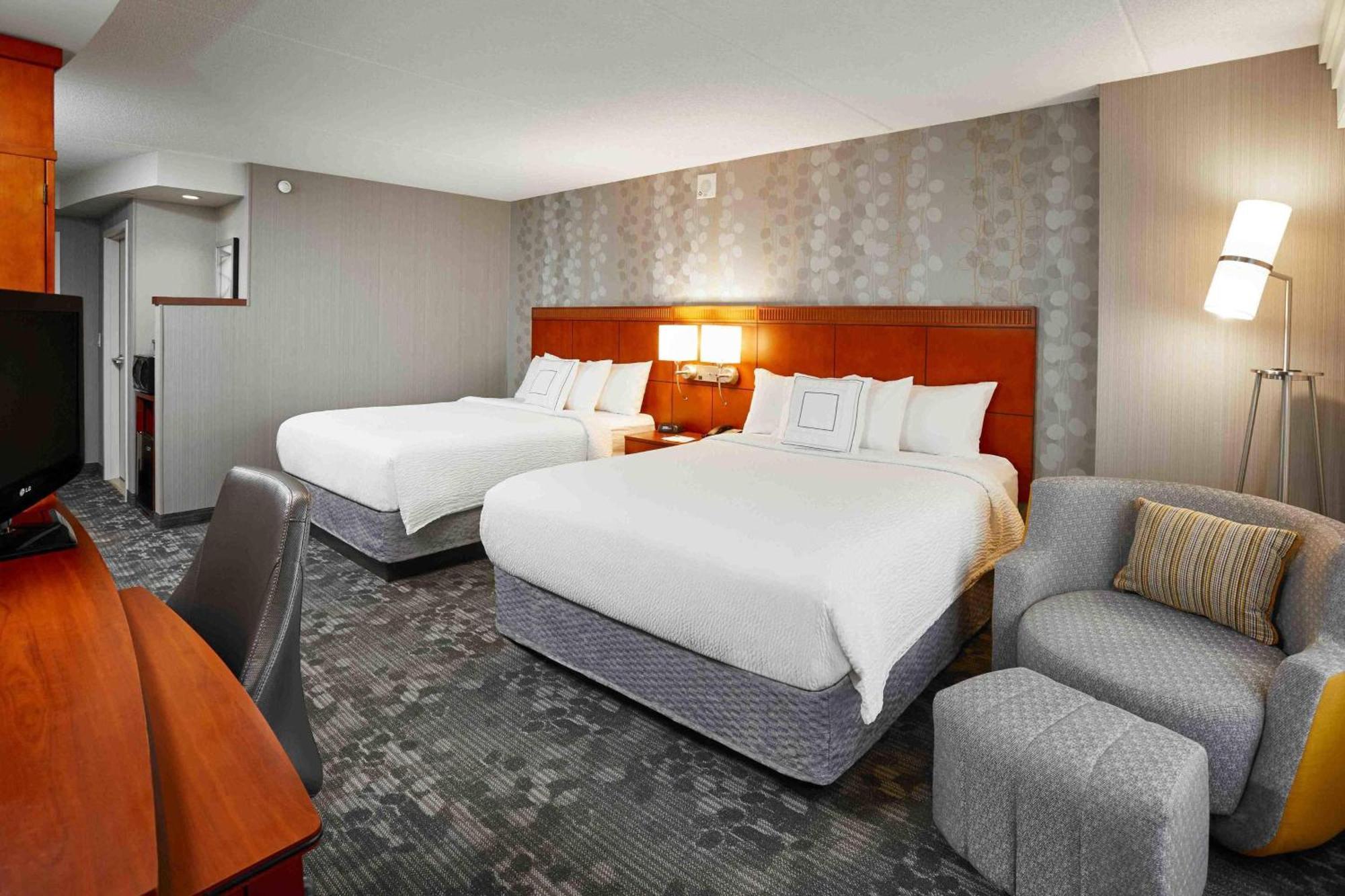 Courtyard By Marriott Toronto Brampton Hotel Екстериор снимка