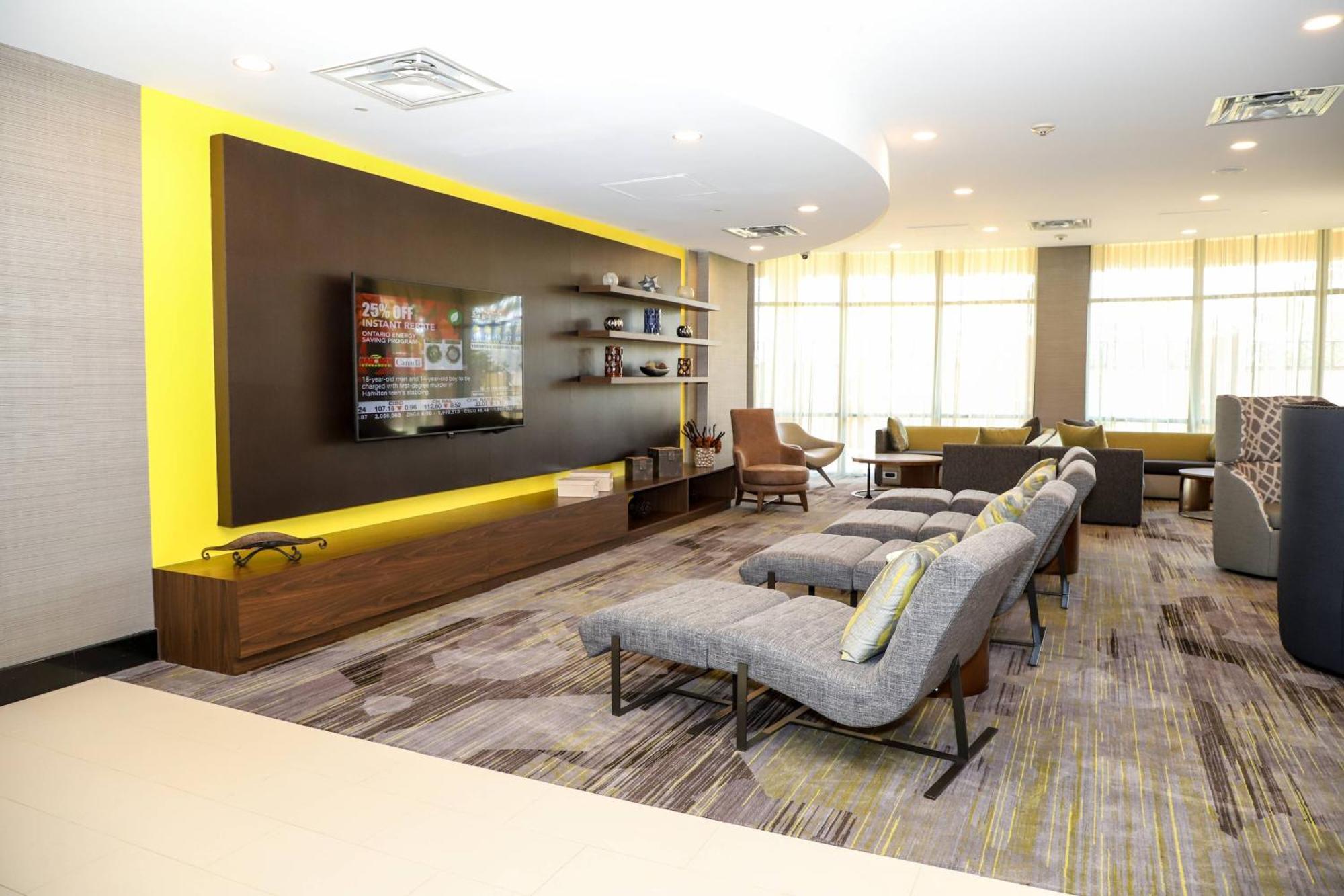 Courtyard By Marriott Toronto Brampton Hotel Екстериор снимка