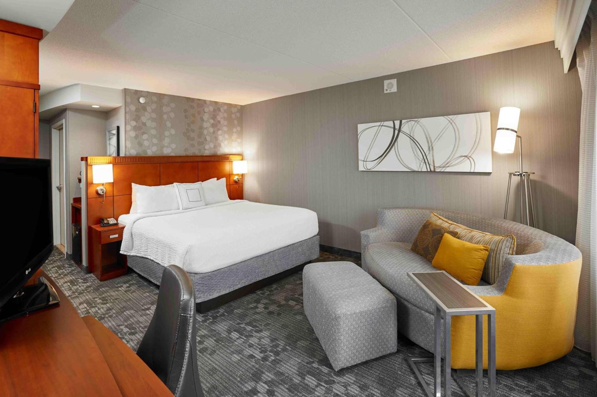 Courtyard By Marriott Toronto Brampton Hotel Екстериор снимка